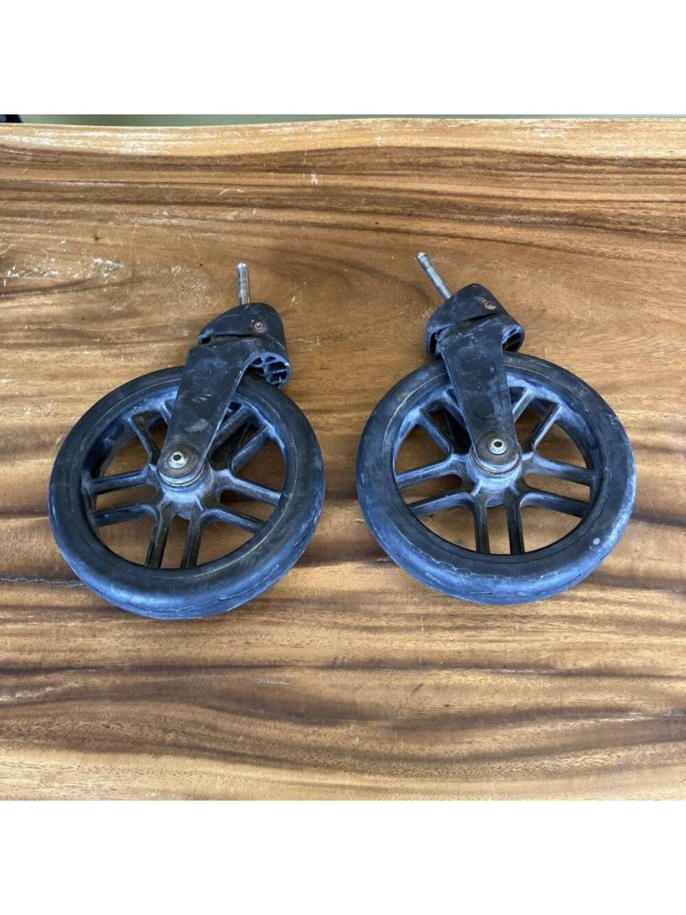 UPPAbaby Vista V3 Model 0130 Replacement Part - Front Wheels